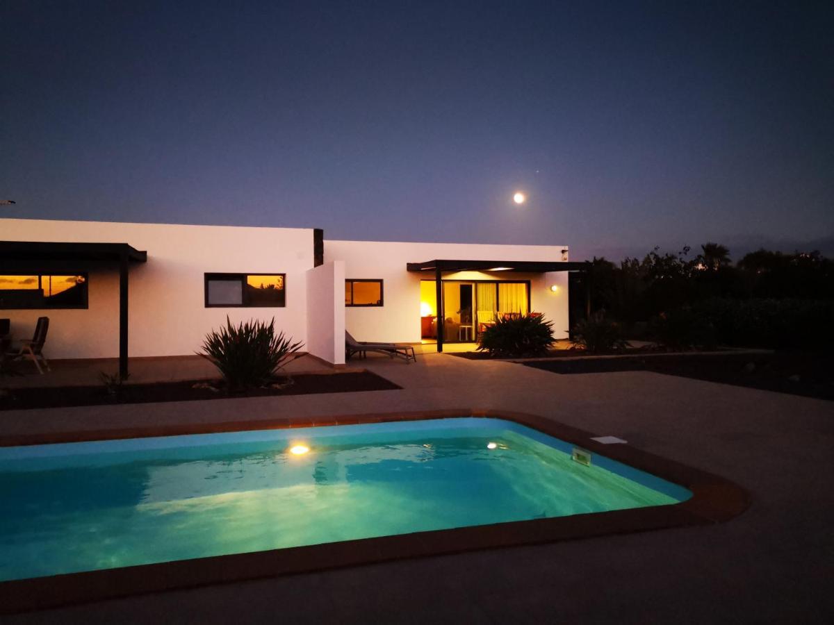 Heated & Shared Pool Villa Matriana 36B, North Shore Villas Ла Олива Екстериор снимка